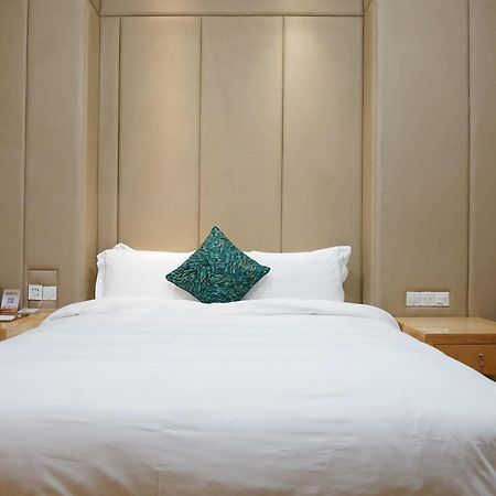 Paco Hotel Ouzhuang Metro Guangzhou-Free Shuttle To Canton Fair Exterior photo