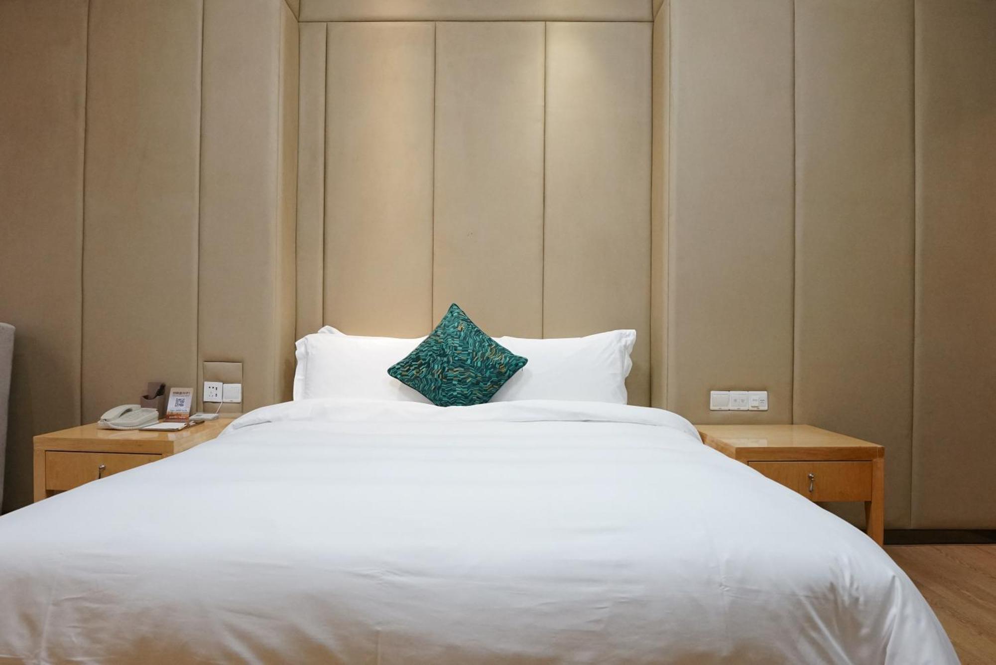 Paco Hotel Ouzhuang Metro Guangzhou-Free Shuttle To Canton Fair Exterior photo